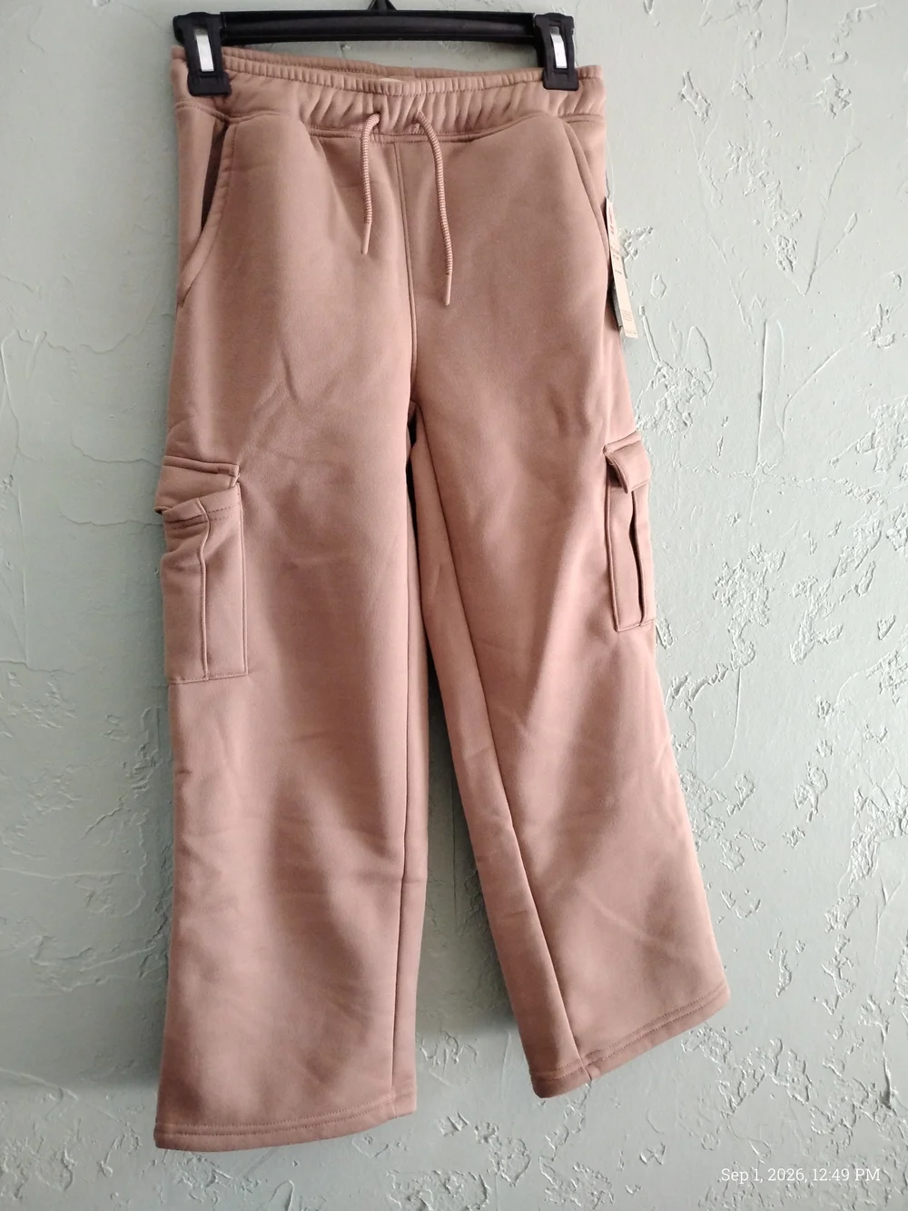 Levi's Girls Medium Wide-Leg Cargo Sweatpants - Tan